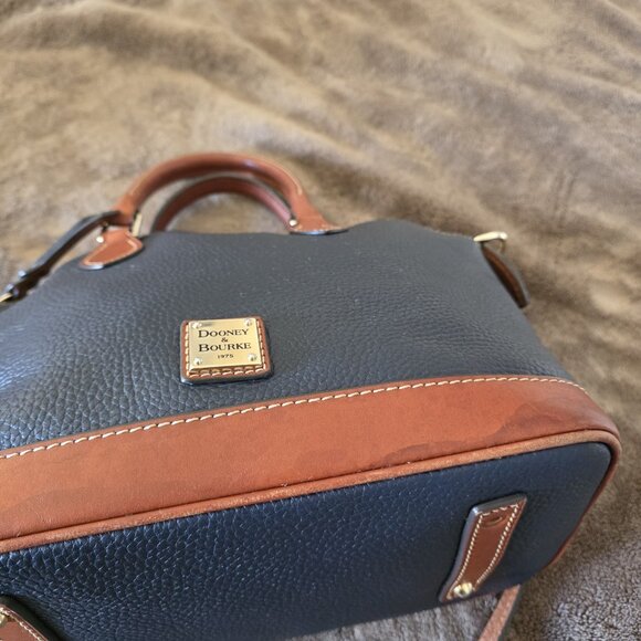 Dooney & Bourke Pebble Grain Darcy Domed Satchel Crossbody Navy Tan Leather - Picture 15 of 16